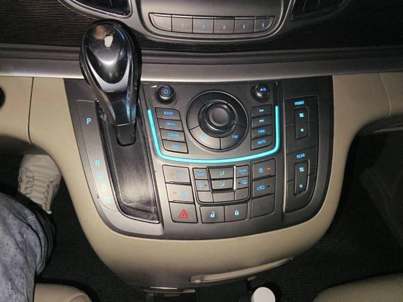 [杭州·浙A] 二手别克别克GL82013款 2.4L CT豪华商务舒适版