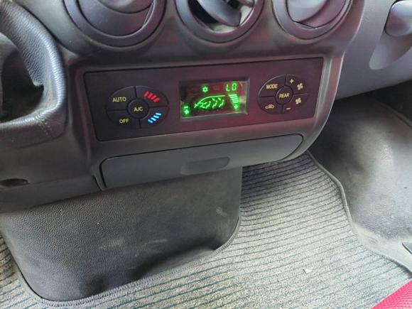 [杭州·赣L] 二手依维柯依维柯褒迪2012款 2.5T-A32 基本型