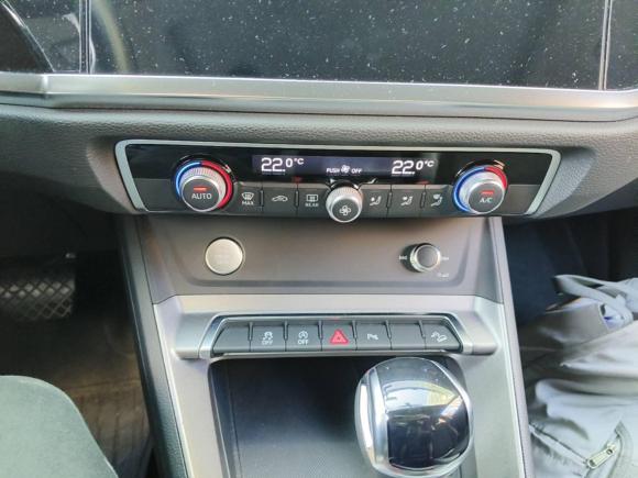 [上海·沪E] 二手奥迪奥迪Q32019款 40 TFSI quattro 时尚动感型