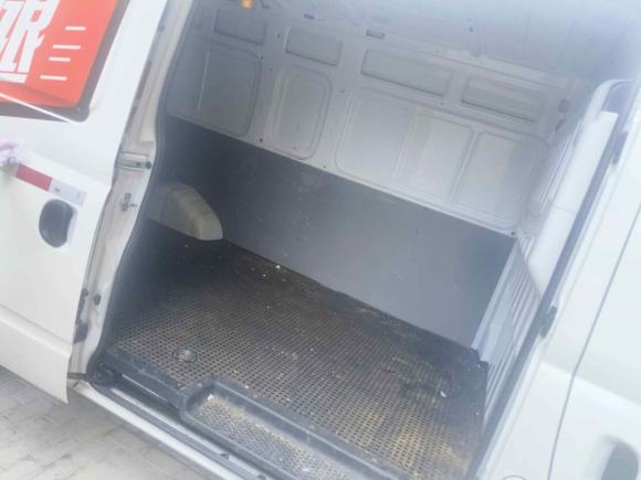 [上海·苏E] 二手上汽大通MAXUS新途V802025款 超值版城配王 2.0T 手动长轴中顶127Ps 3座