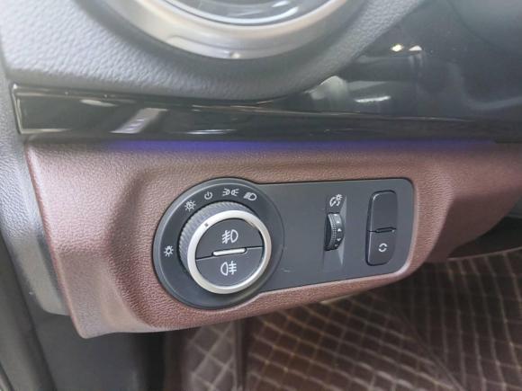 [成都·川A] 二手魏牌魏牌 VV72017款 2.0T 旗舰型