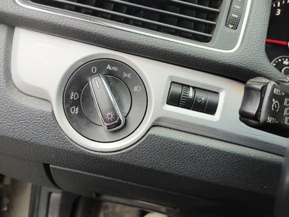 [武汉·鄂A] 二手大众帕萨特2013款 1.8TSI DSG御尊版