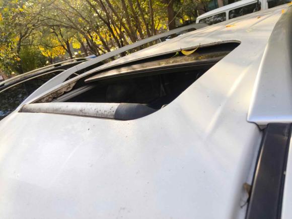 [上海·沪K] 二手三菱欧蓝德2010款 劲界 2.4 时尚版