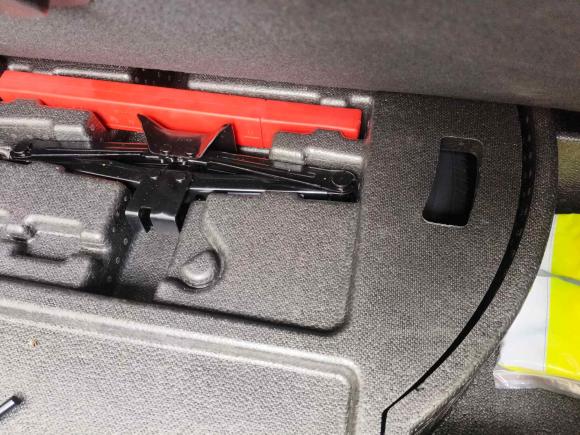 [杭州·浙E] 二手长安长安UNI-K2021款 2.0T 尊贵型