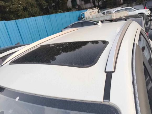 [苏州·苏E] 二手奔腾奔腾X402017款 1.6L 自动豪华型