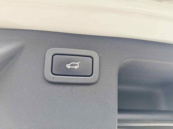 [上海·沪G] 二手路虎发现神行2015款 2.0T HSE LUXURY