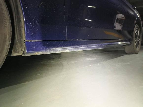 [芜湖·皖B] 二手奔驰奔驰C级2017款 改款 C 200 运动版