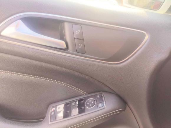 [深圳·粤B] 二手奔驰奔驰B级2015款 B 200 动感型