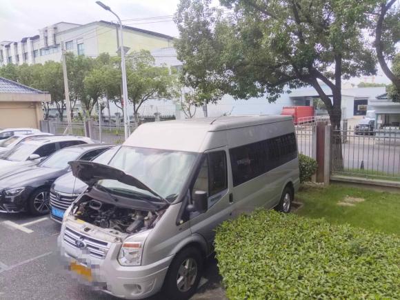 [上海·沪D] 二手福特新世代全顺2013款 2.4T柴油经济型长轴中顶国IV