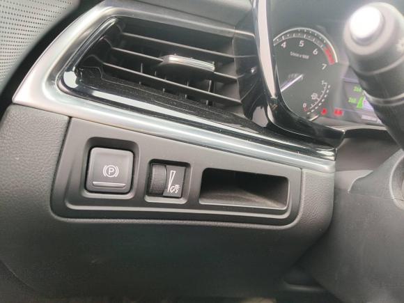 [武汉·鄂A] 二手凯迪拉克凯迪拉克XT62021款 2.0T 六座四驱豪华型