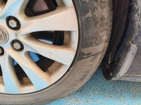 [无锡·苏B] 二手别克君越2013款 2.4L SIDI领先舒适型