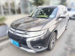 三菱欧蓝德2016款 2.4L 四驱豪华版 7座