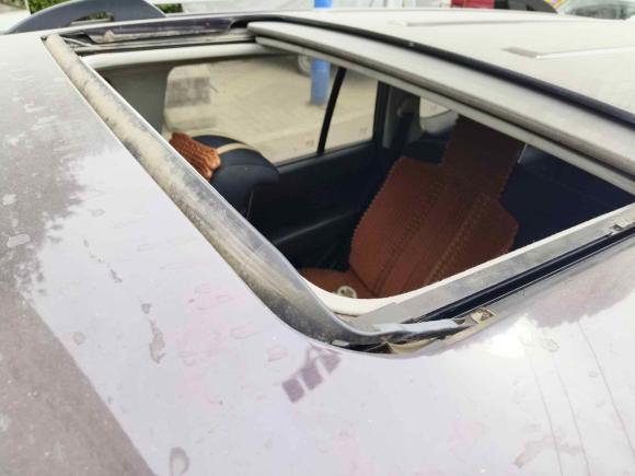 [西安·陕A] 二手荣威荣威W52014款 1.8T 2WD 自动胜域特装版