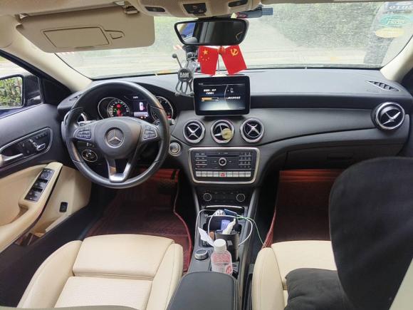 [杭州·浙A] 二手奔驰奔驰GLA2017款 GLA 220 4MATIC 豪华型