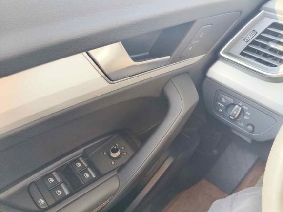 [广州·粤A] 二手奥迪奥迪Q5L2018款 40 TFSI 荣享时尚型 国VI