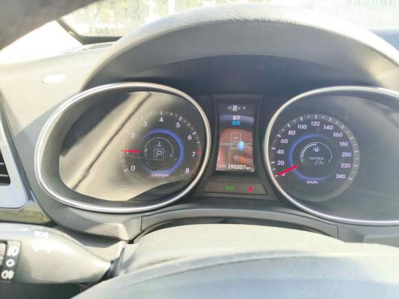 [上海·沪C] 二手现代胜达2013款 2.4L 自动两驱智能型