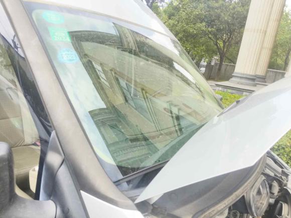 [上海·沪D] 二手福特新世代全顺2013款 2.4T柴油经济型长轴中顶国IV