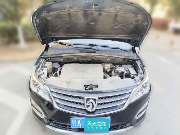 [武汉·鄂A] 二手宝骏宝骏5602015款 1.8L 手动精英型