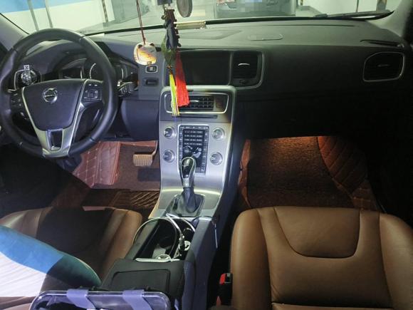 [杭州·浙A] 二手沃尔沃沃尔沃S602018款 S60L T4 智远进取版