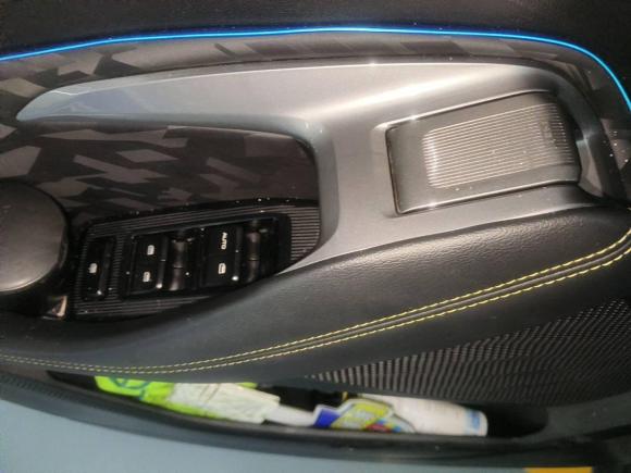 [上海·黑G] 二手宝骏宝骏RS-32020款 1.5L CVT 24小时在线精英型