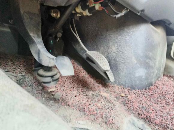 [宁波·浙B] 二手依维柯依维柯褒迪2017款 2.5T经典A32客车中顶6-7座47Z5