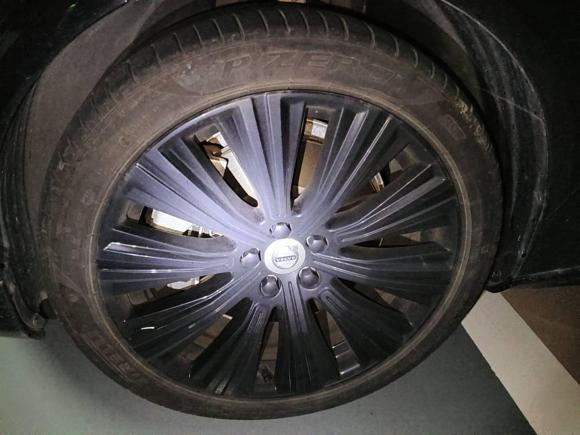 [深圳·粤B] 二手沃尔沃沃尔沃S90插电式混动2023款 T8插电式混合动力 四驱长续航智雅豪华版