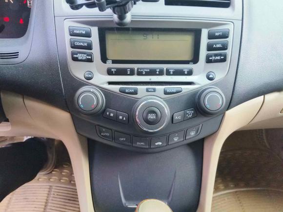 [深圳·粤B] 二手本田雅阁2006款 2.0L 标准版