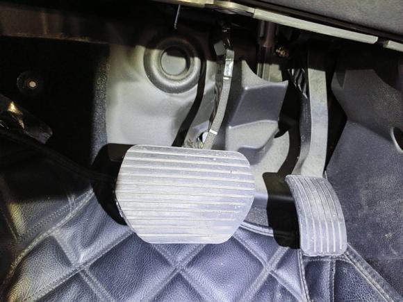 [广州·粤A] 二手标致标致30082013款 2.0L 自动潮流版