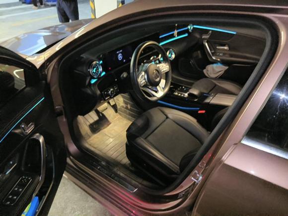 [南昌·赣M] 二手奔驰奔驰A级2021款 A 200 L 运动轿车时尚型