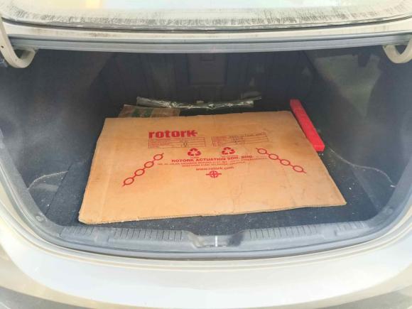 [上海·贵A] 二手现代朗动2012款 1.6L 自动尊贵型