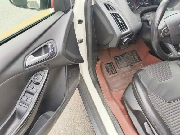 [佛山·粤Y] 二手福特福克斯2017款 三厢 1.6L 自动风尚型智行版