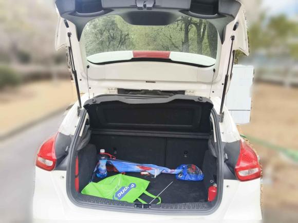 [上海·冀A] 二手福特福克斯2015款 两厢 1.6L 手动风尚型