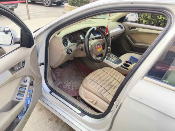 [成都·川A] 二手奥迪奥迪A4L2011款 2.0 TFSI 标准型