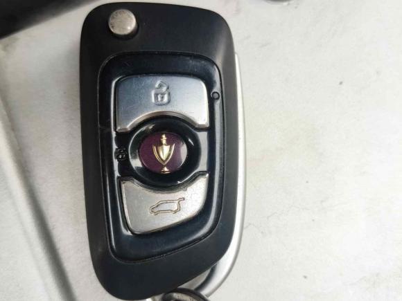 [杭州·浙A] 二手金杯阁瑞斯2018款 2.4L手动标准型长轴9座2TZS