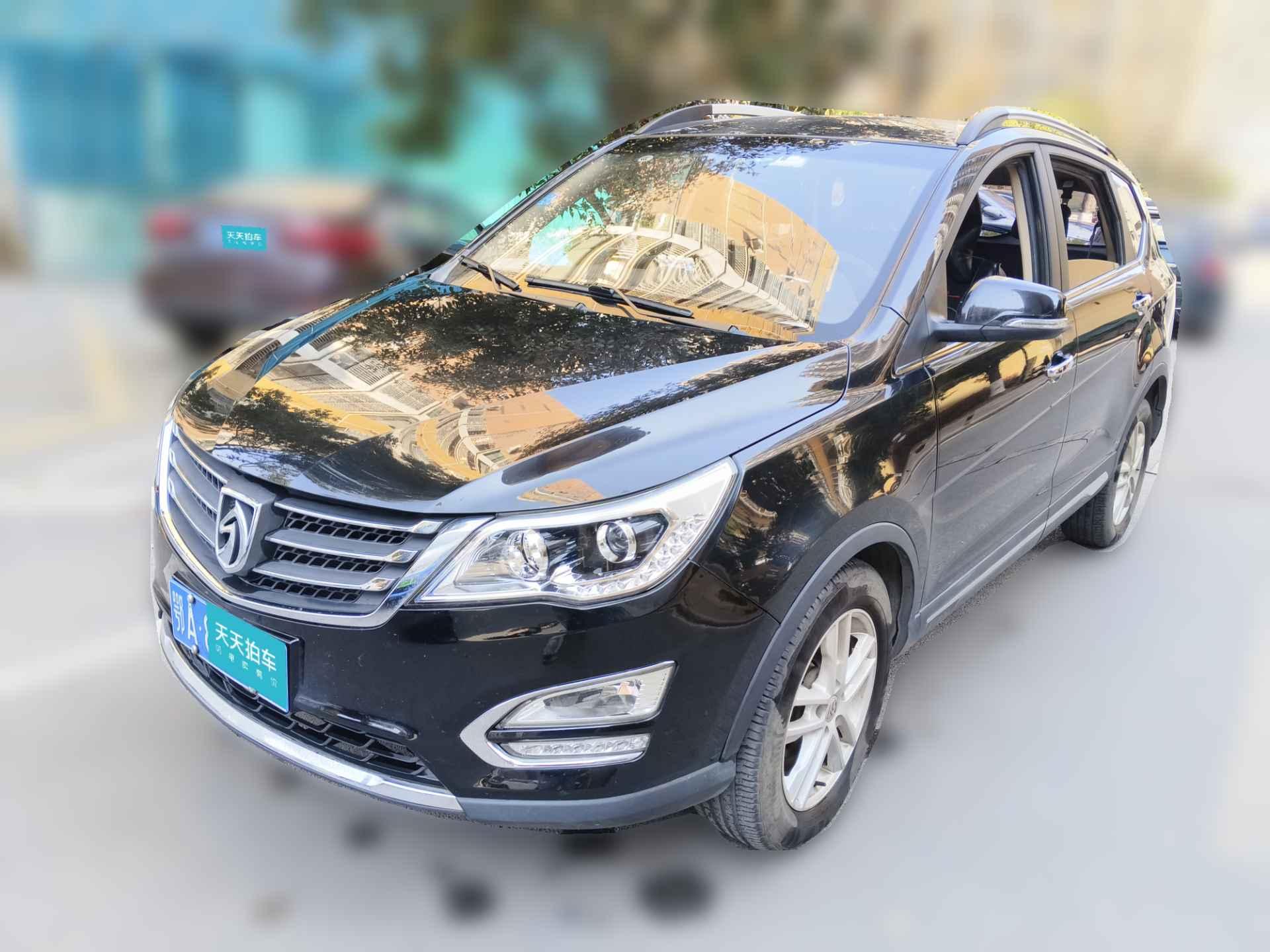 [武汉·鄂A] 宝骏宝骏5602015款 1.8L 手动精英型