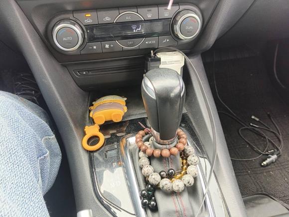 [上海·沪C] 二手马自达马自达3 昂克赛拉2016款 两厢 2.0L 自动旗舰型