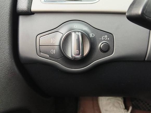 [上海·苏F] 二手奥迪奥迪A4L2013款 35 TFSI 自动标准型