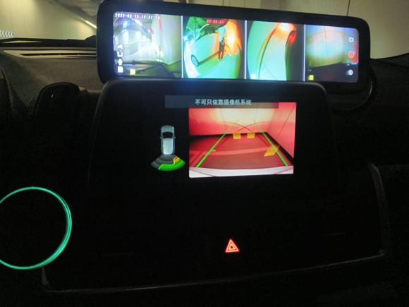 [深圳·苏U] 二手宝马宝马2系旅行车2018款 218i 尊享型运动套装