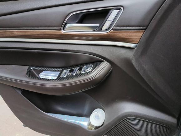 [上海·沪M] 二手荣威荣威RX82018款 30T 智联网两驱至尊版