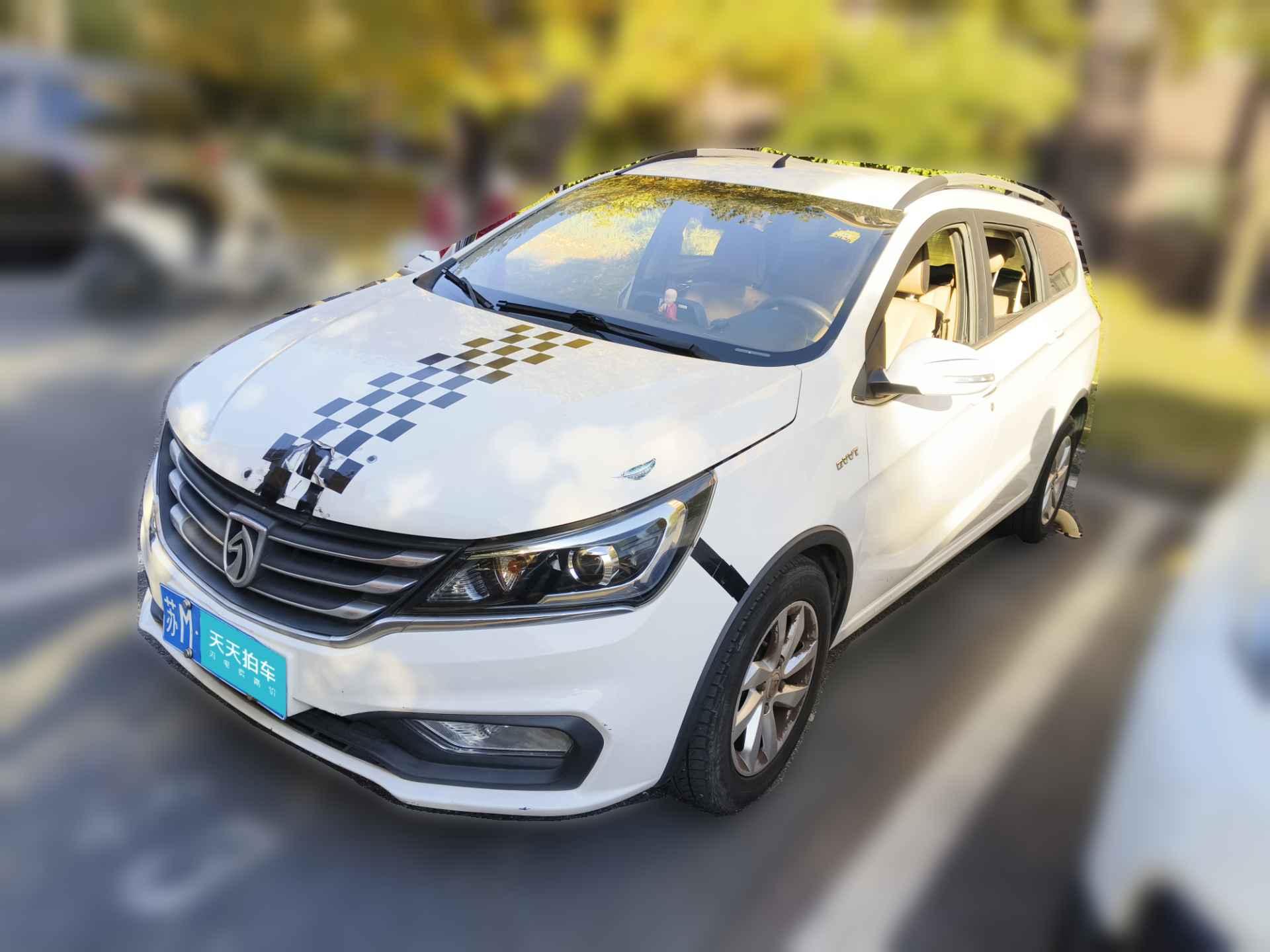 [上海·苏M] 宝骏宝骏310W2017款 1.5L 手动时尚型 国VI