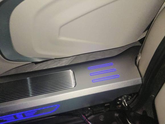 [济南·鲁A] 二手别克别克GL82017款 25S 豪华型 国V