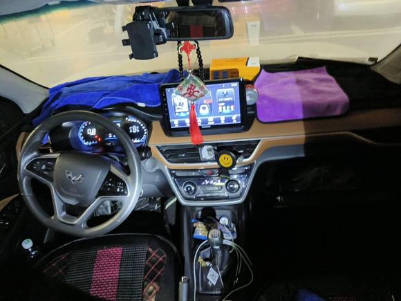 [上海·川Y] 二手五菱汽车五菱宏光S32018款 1.5L 手动豪华型 国V