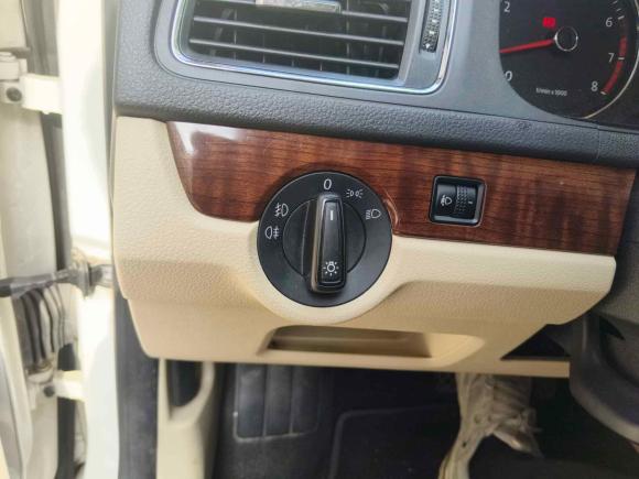 [深圳·粤B] 二手大众朗逸2013款 改款经典 1.6L 自动舒适版