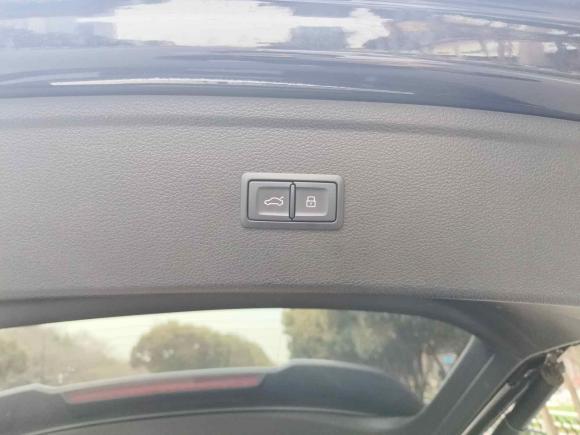 [南京·苏A] 二手奥迪奥迪Q5L2022款 40T 时尚动感型