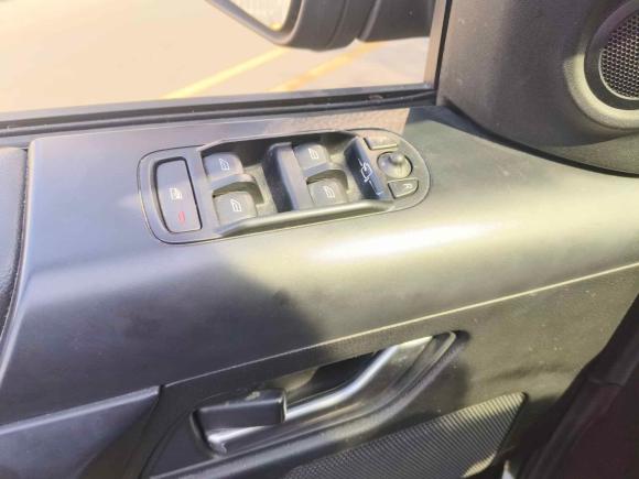 [深圳·粤B] 二手路虎神行者22011款 3.2L i6 HSE汽油版