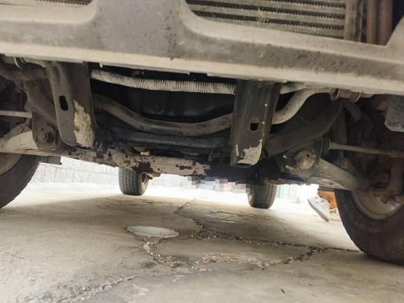 [青岛·贵A] 二手江铃驭胜S3502013款 2.4T 自动两驱柴油豪华版7座