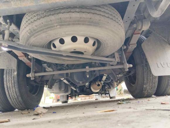 [无锡·苏B] 二手依维柯依维柯褒迪2017款 2.5T尊享A37客车高顶6-7座47Z5