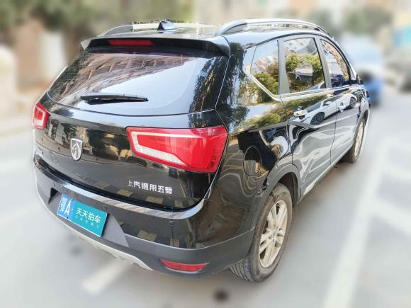 [武汉·鄂A] 二手宝骏宝骏5602015款 1.8L 手动精英型