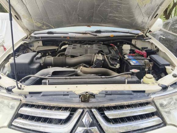 [济南·鲁A] 二手三菱帕杰罗·劲畅2013款 3.0L 自动两驱豪华版