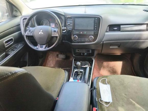 [济南·鲁A] 二手三菱欧蓝德2017款 2.0L 两驱荣耀版 5座